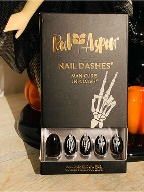 Red Aspen Black Skeleton Print Press-On Nails